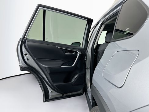 Used 2025 Toyota RAV4 XLE FWD image 25