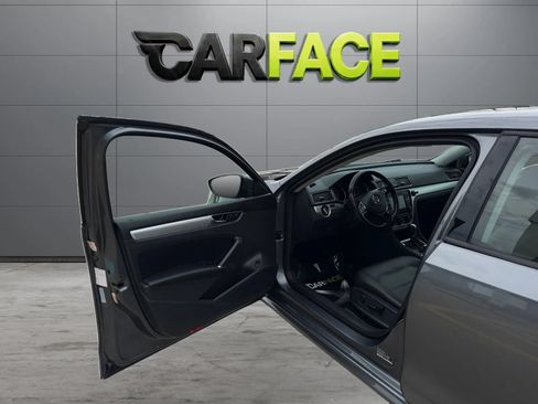 Used 2019 Volkswagen Passat 2.0T Wolfsburg FWD image 15