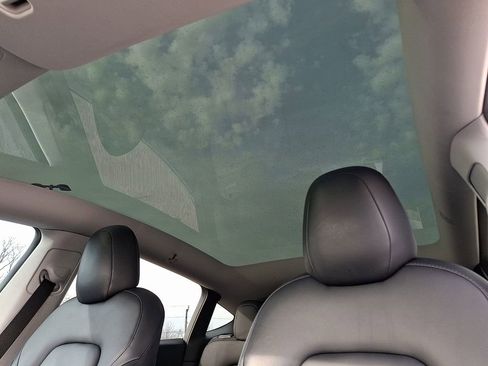 Used 2021 Tesla Model Y Long Range image 16