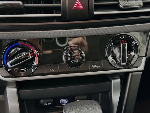 Used 2023 Kia Seltos LX image 16