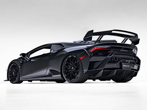 Used 2022 Lamborghini Huracan STO image 39