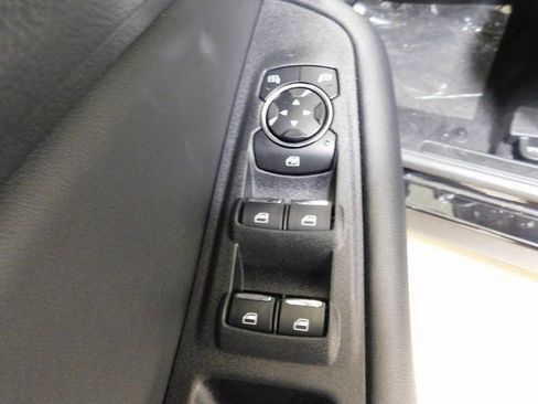 Used 2024 Ford Edge SE w/ Black Appearance Package image 18