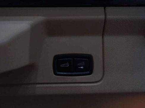 Used 2014 Porsche Panamera 4 image 11