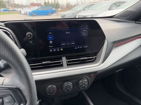 Used 2024 Chevrolet Trax RS image 8