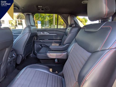 Certified 2025 Ford Explorer ST-Line AWD/4WD image 19