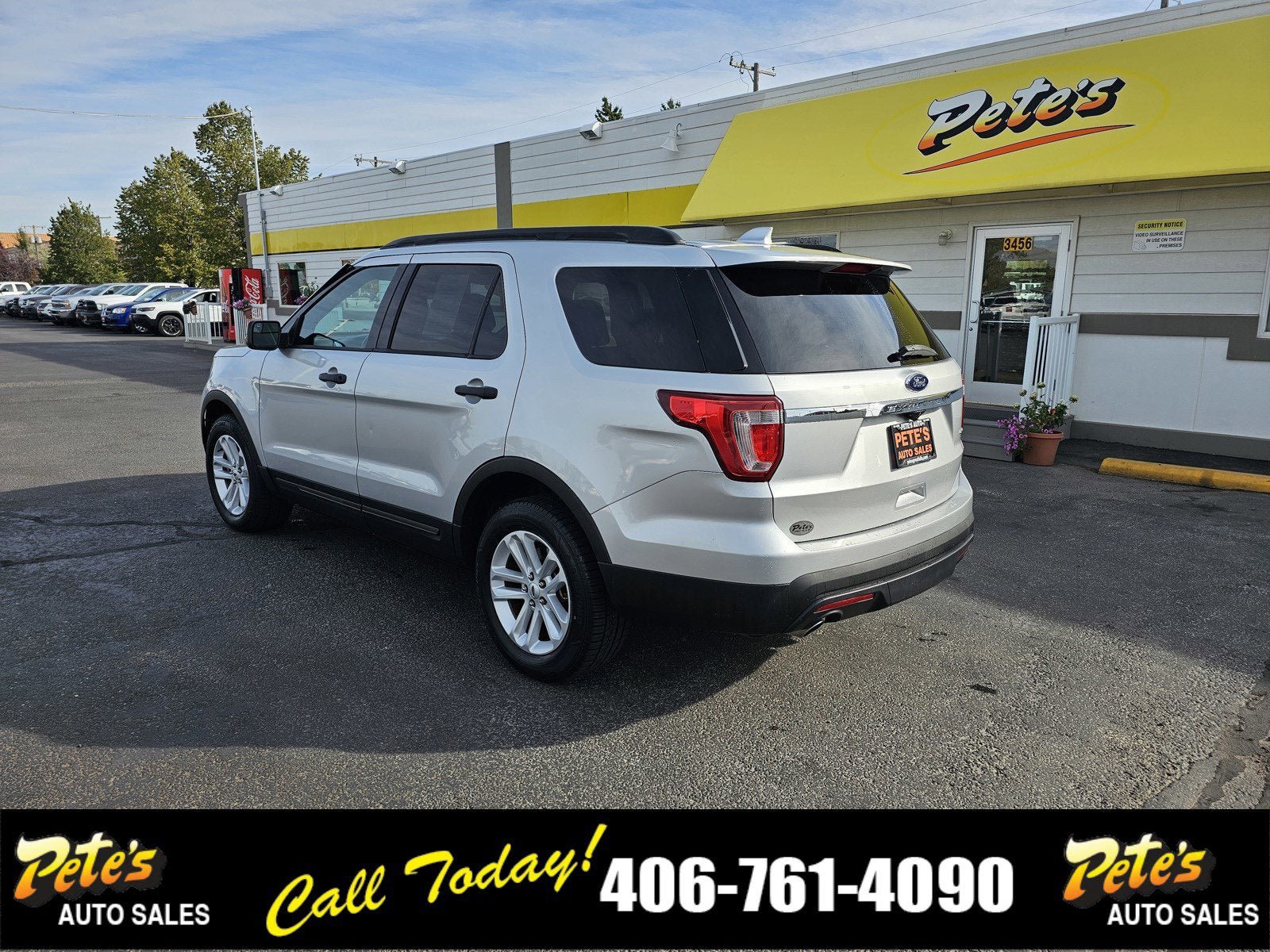 Used 2017 Ford Explorer 4WD image 2