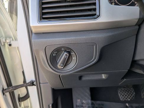 Used 2019 Volkswagen Atlas SEL Premium AWD/4WD image 28