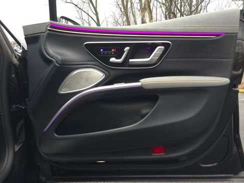 Used 2023 Mercedes-Benz EQS 450+ 4MATIC Sedan image 23