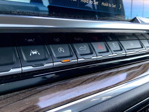 Used 2025 Chevrolet Silverado 1500 LT image 28