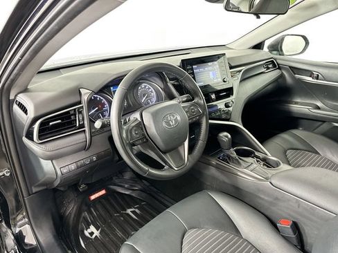 Used 2023 Toyota Camry SE FWD image 17