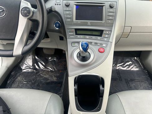 Used 2015 Toyota Prius Two image 18