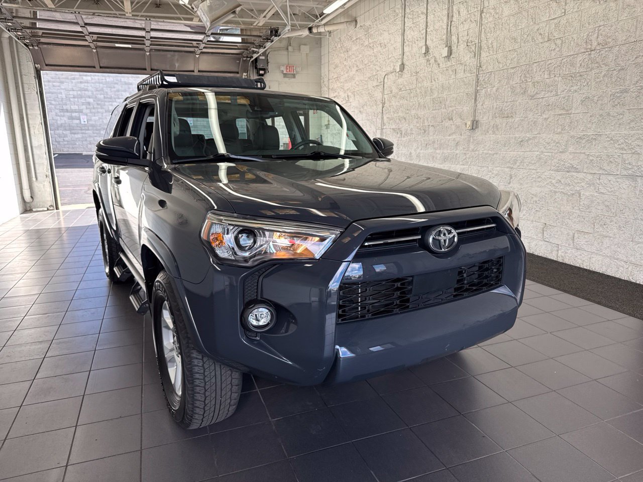 Used 2024 Toyota 4Runner SR5 Premium w/ Moonroof Package AWD/4WD image 2