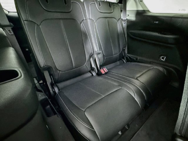 Used 2022 Jeep Grand Cherokee L Limited w/ Luxury Tech Group II AWD/4WD image 34