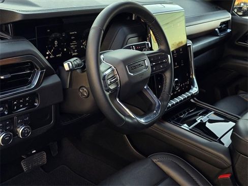Used 2025 GMC Yukon Denali image 25