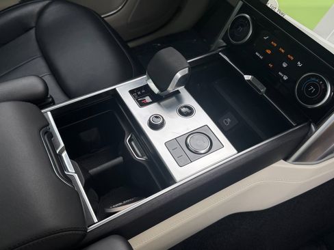 Used 2022 Land Rover Range Rover SE image 31