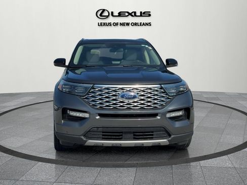 Used 2020 Ford Explorer Platinum w/ Premium Technology Package image 2