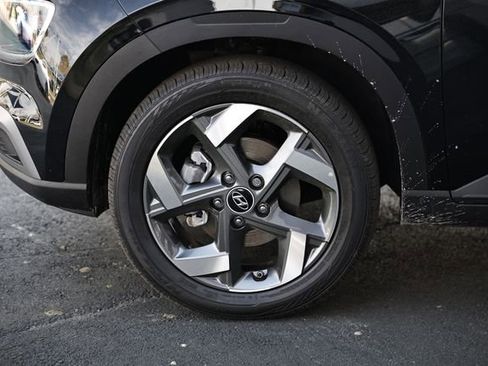 Used 2024 Hyundai Venue SEL image 11