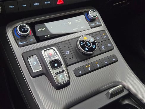 Used 2023 Hyundai Palisade Calligraphy image 40