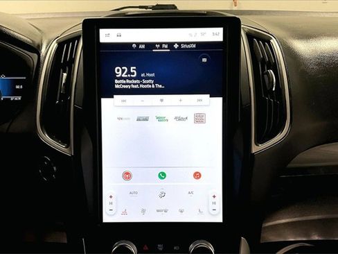 Used 2023 Ford Edge SEL image 40