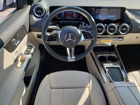 New 2025 Mercedes-Benz GLA 250 4MATIC image 19