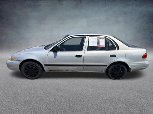 Used 2002 Chevrolet Prizm w/ Preferred Equipment Group 3 FWD image 11