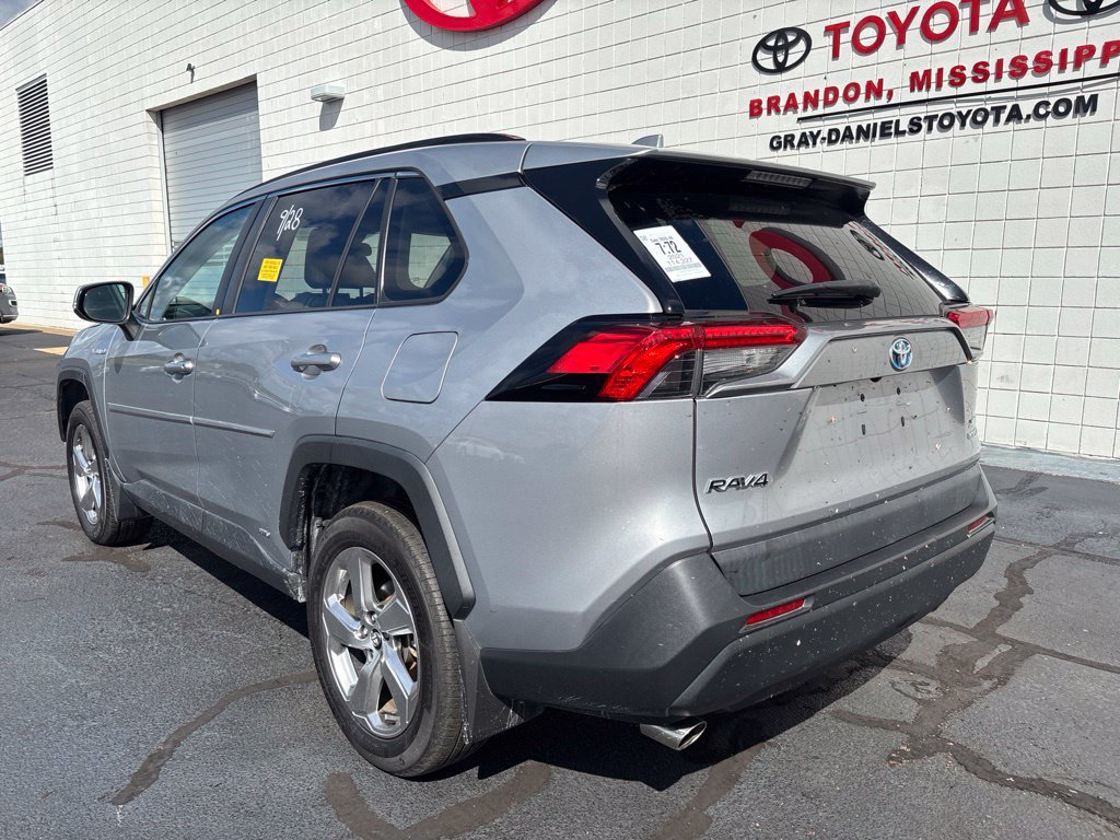 Used 2021 Toyota RAV4 XLE Premium AWD/4WD image 6