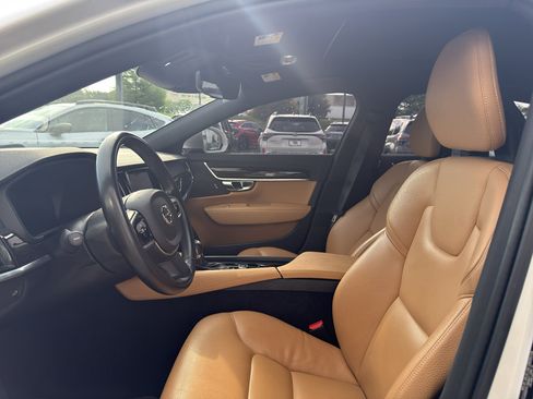 Used 2018 Volvo S90 T5 Momentum w/ Convenience Package FWD image 9