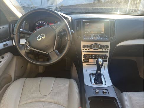 Used 2009 INFINITI G37 Journey w/ Premium Pkg image 13