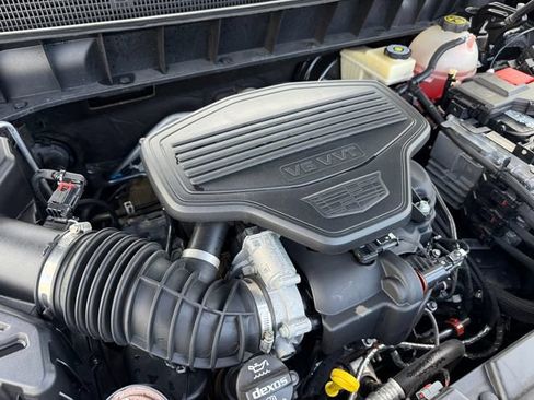 Used 2017 Cadillac XT5 FWD image 31