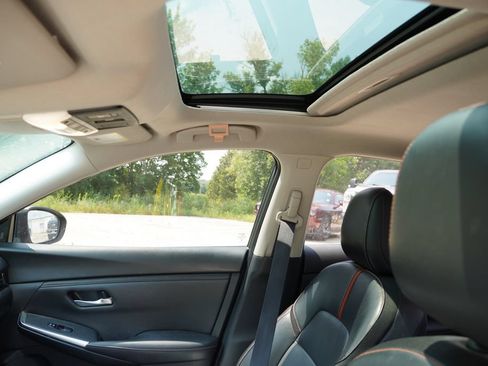 Used 2023 Nissan Sentra SR w/ SR Premium Package FWD image 5