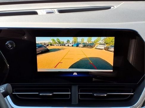 Used 2024 Chevrolet Trax LT FWD image 17