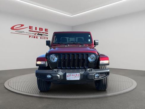 Used 2022 Jeep Gladiator Sport AWD/4WD image 10