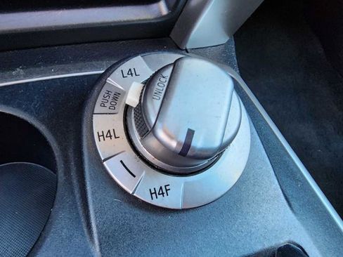 Used 2014 Toyota 4Runner Limited image 23