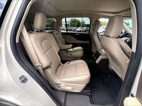 Used 2022 Lincoln Aviator Reserve w/ Elements Package Plus RWD image 19