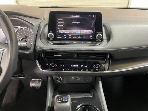 Used 2021 Nissan Rogue SV FWD image 16