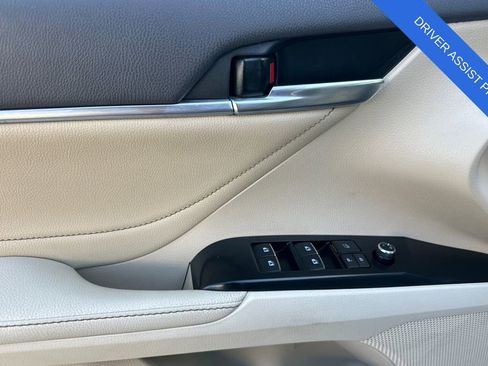 Used 2018 Toyota Camry XLE w/ Driver Assist Package image 11