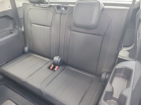 Used 2023 Volkswagen Tiguan SE FWD image 10