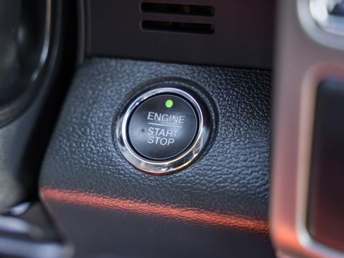 Certified 2022 Ford F450 Platinum w/ FX4 Off-Road Package image 35