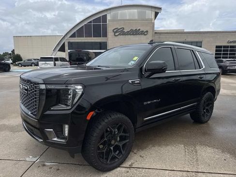 Used 2024 GMC Yukon Denali Ultimate w/ LPO, Floor Liner Package AWD/4WD image 1