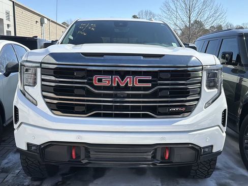Used 2024 GMC Sierra 1500 AT4 w/ Technology Package image 4