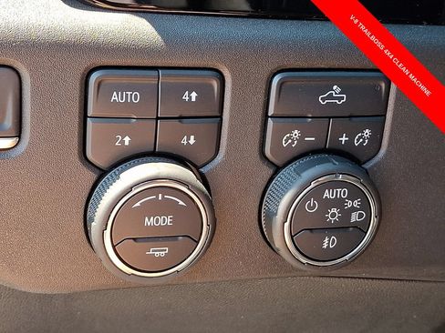 Used 2024 Chevrolet Silverado 1500 LT Trail Boss w/ Convenience Package II AWD/4WD image 26