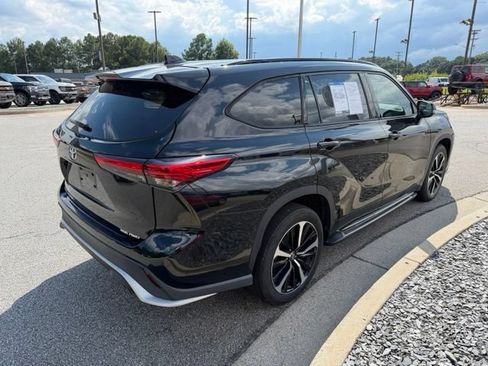 Used 2021 Toyota Highlander XSE AWD/4WD image 8