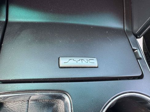 Used 2016 Ford Explorer XLT w/ Equipment Group 202A AWD/4WD image 31