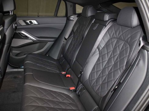 New 2026 BMW X6 xDrive40i image 17