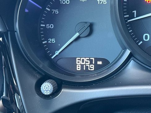 Used 2025 Porsche Macan image 33