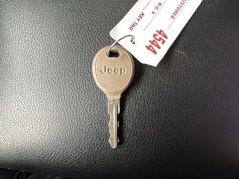 Used 2016 Jeep Wrangler Sport image 20