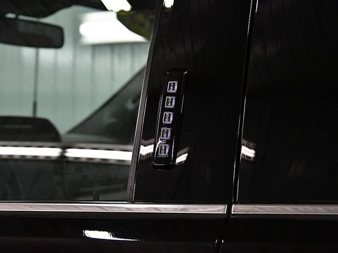 Used 2023 Ford F150 Lariat w/ Equipment Group 502A High AWD/4WD image 17