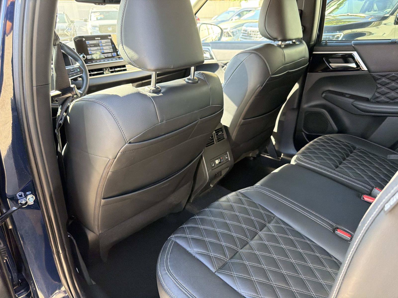 Used 2023 Mitsubishi Outlander SEL 40th Anniversary AWD/4WD image 10
