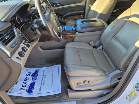 Used 2020 Chevrolet Suburban Premier image 12