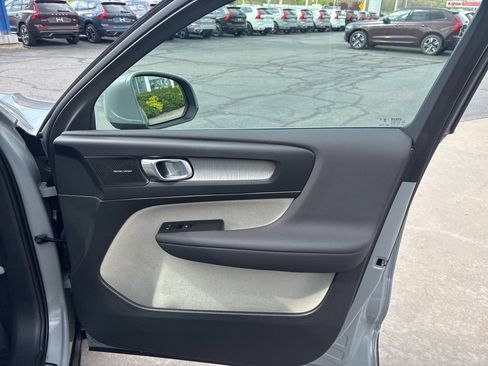 Certified 2024 Volvo XC40 B5 Plus w/ Climate Package AWD/4WD image 41